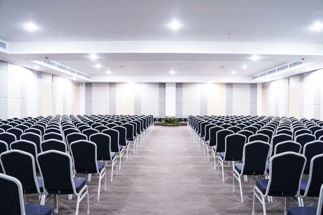 Palm Park Hotel Surabaya Exterior photo